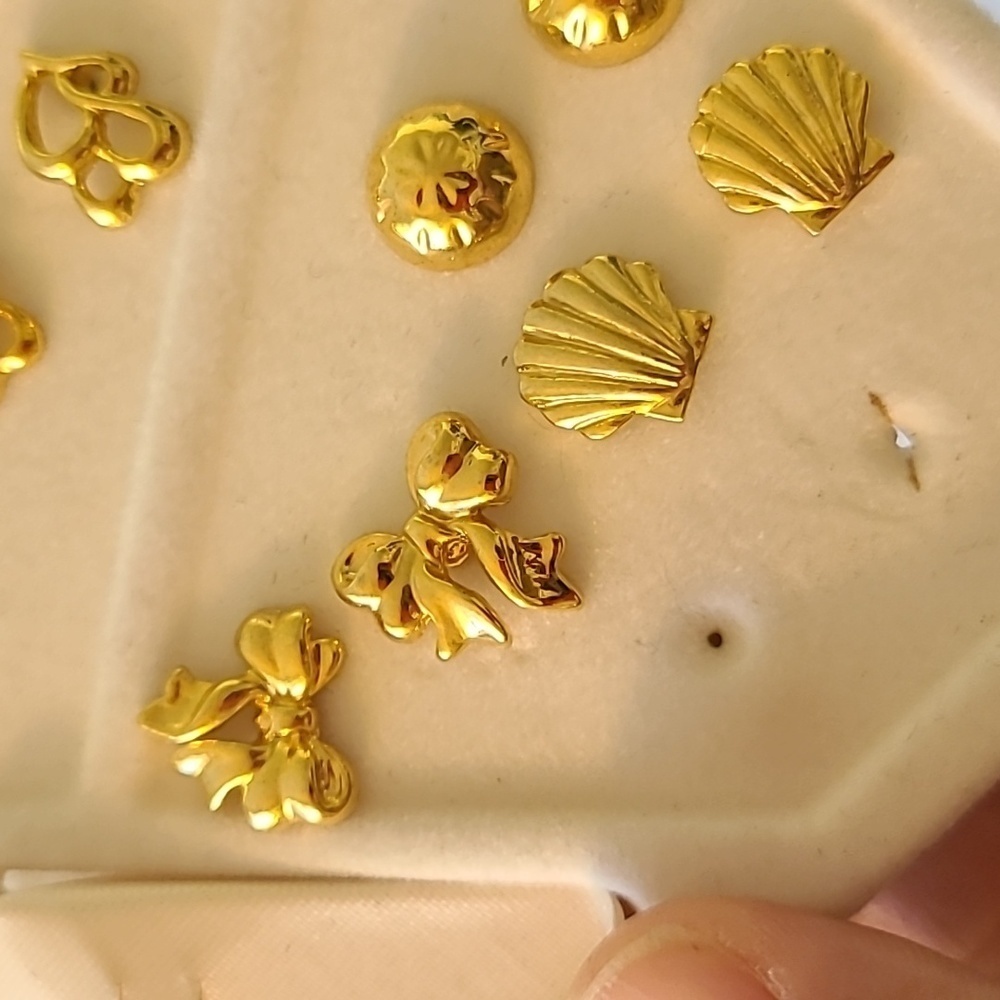 Set of Nine Earrings - Picture 9 of 12